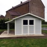 abri-de-jardin-en-pvc-112m-deco-gris-clair-et-blanc-grosfillex.jpeg
