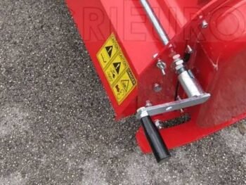 Fraise à tracteur série medium avec déport mécanique Agrieuro UR 168